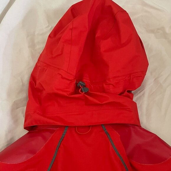 Women's Red L Showers Pass Cycling Rain Jacket - Picture 4 of 7